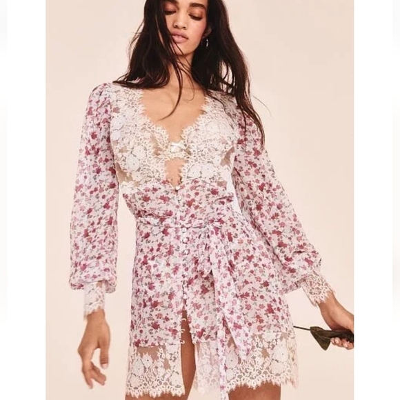 New!For Love and Lemons Lace Trim Robe - Picture 5 of 15